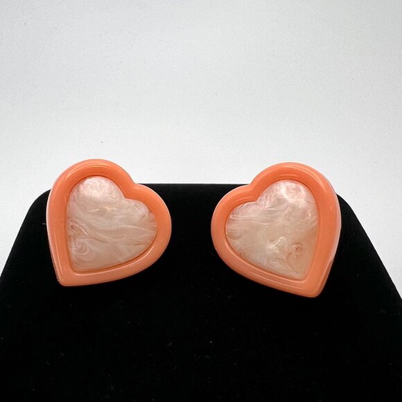 Avon Coral Modern Heart CLIP Earrings - 1980's New Deadstock - Picture 1 of 4